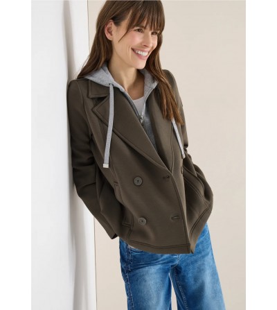 Chaqueta corta con capucha