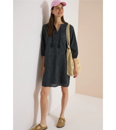 Vestido bordado mangas ¾